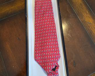 Vineyard Vines golf tie