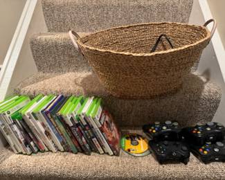 Xbox 360 games and controllers