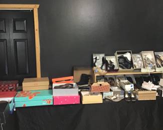Lots of women’s shoes size 5 1/2 to 7