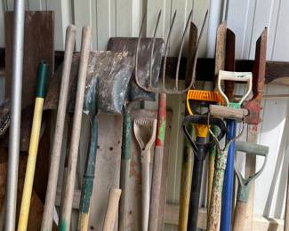 Lot #204 choice of tools