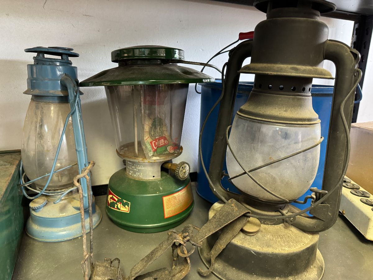 Windcrest area Estate Sale! Tools, furniture,... starts on 5/17/2024