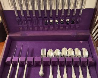 Oneida Ltd Wm A Rogers Deluxe "Mansfield" Stainless - 28 pieces