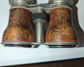 Binoculars with Leatehr Case