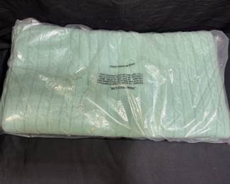 New World Market Lambswool Cable knit Blanket