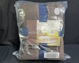 NEW in Wrap VelvetSoft Oversized Twin Blanket
