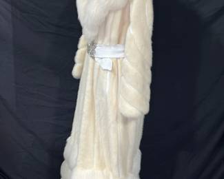 Furlan-Spritzer Isabell Gerhart White Mink