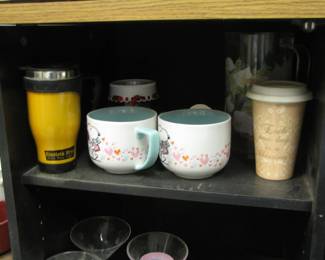 Cups - Some with lids. Choice 1 to all