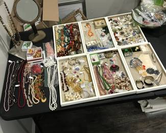 jewelry, antique hair accessories, pins, watches, 