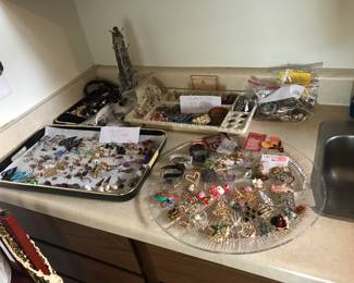 jewelry, broaches, pins, earrings