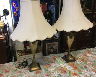 Vintage pair of lamps