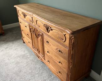 Dresser 6 Draws solid oak  by Oakwood Furniture co