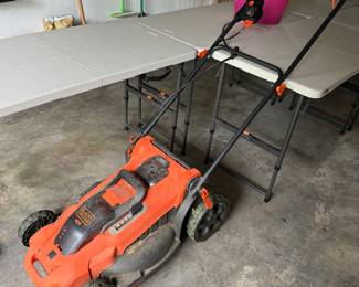 Battery black and decker lawn mower