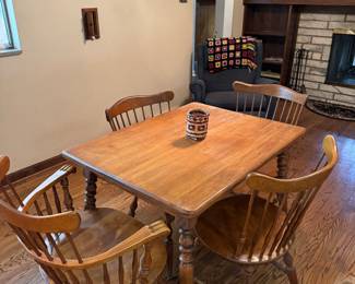 Kitchen table and 4 chairs