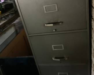 4 drawer metal file cabinet