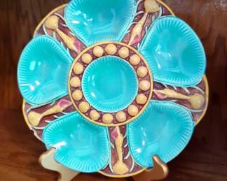 Minto Majolica Oyster Plate In Teal, 9.5"