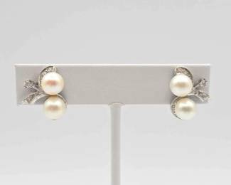 #764 • 14K White Gold Diamond & Pearl Screw-On Earrings, 7.34g
