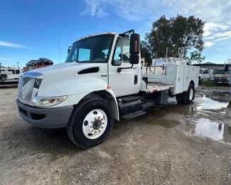 #122 • 2009 International 4300
