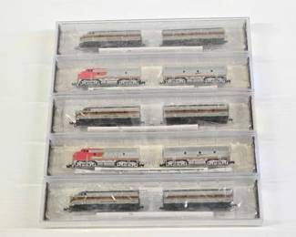 #8156 • (8) Bachmann N Scale Model Trains
