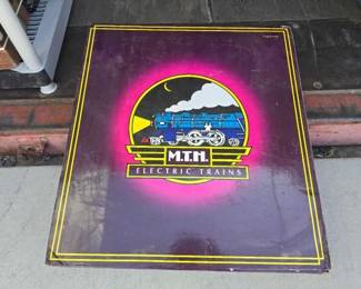 #8028 • MTH Electric Trains 70' Scale Streamlined Passenger Car Set
