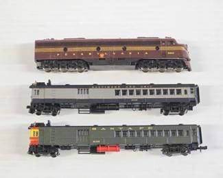 #8170 • (3) N Scale Model Trains
