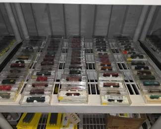 #8526 • (83) Micro-Trains Z-Scale Model Trains
