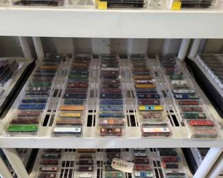 #8204 • (80) Micro Trains N - Scale Model Trains
