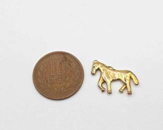 #1706 • Japan 10 Yen Coin & Small Faux Gold Horse
