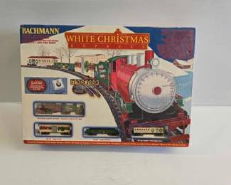 #8076 • Bachmann N-Scale White Christmas Express Model Train Set
