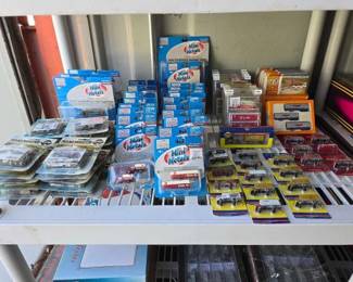 #8012 • N-Scale Model Trains Accessories
