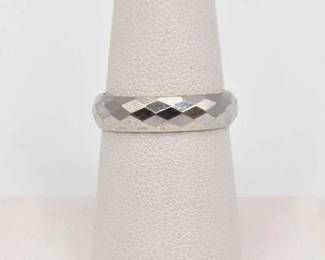 #766 • 14K White Gold Ring, 4.39g
