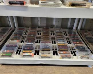 #8228 • (75) Micro Trains N- Scale Model Trains
