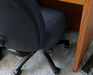 OFFICE CHAIR