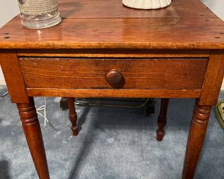 ANTIQUE ACCENT TABLE