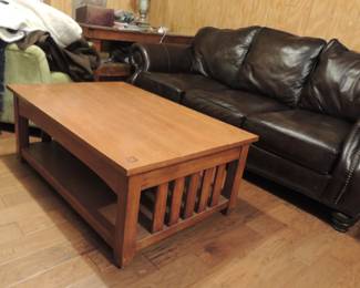 Solid Oak Occasional Table with Lift Top