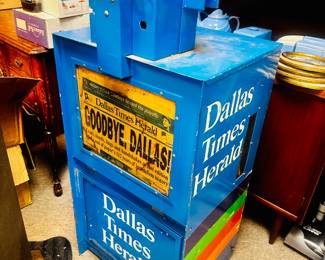 Here's the newspaper stand again!