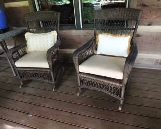  Lloyd Flanders - Premium all-weather wicker, woven vinyl outdoor Rockers 4 count, 