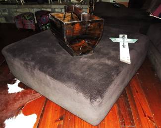 CATNAPPER SECTIONAL SOFA (Jackson Furniture Industries remains focused in the USA, THREE count SECTIONS & TWO Square Large Ottomans