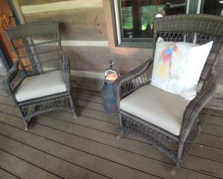  Lloyd Flanders - Premium all-weather wicker, woven vinyl outdoor Rockers 4 count, 