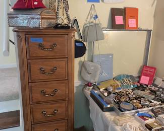 Jewelry box, vintage purses beaded, mesh, 