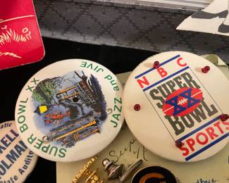 Super Bowl pins Vjntage bears 