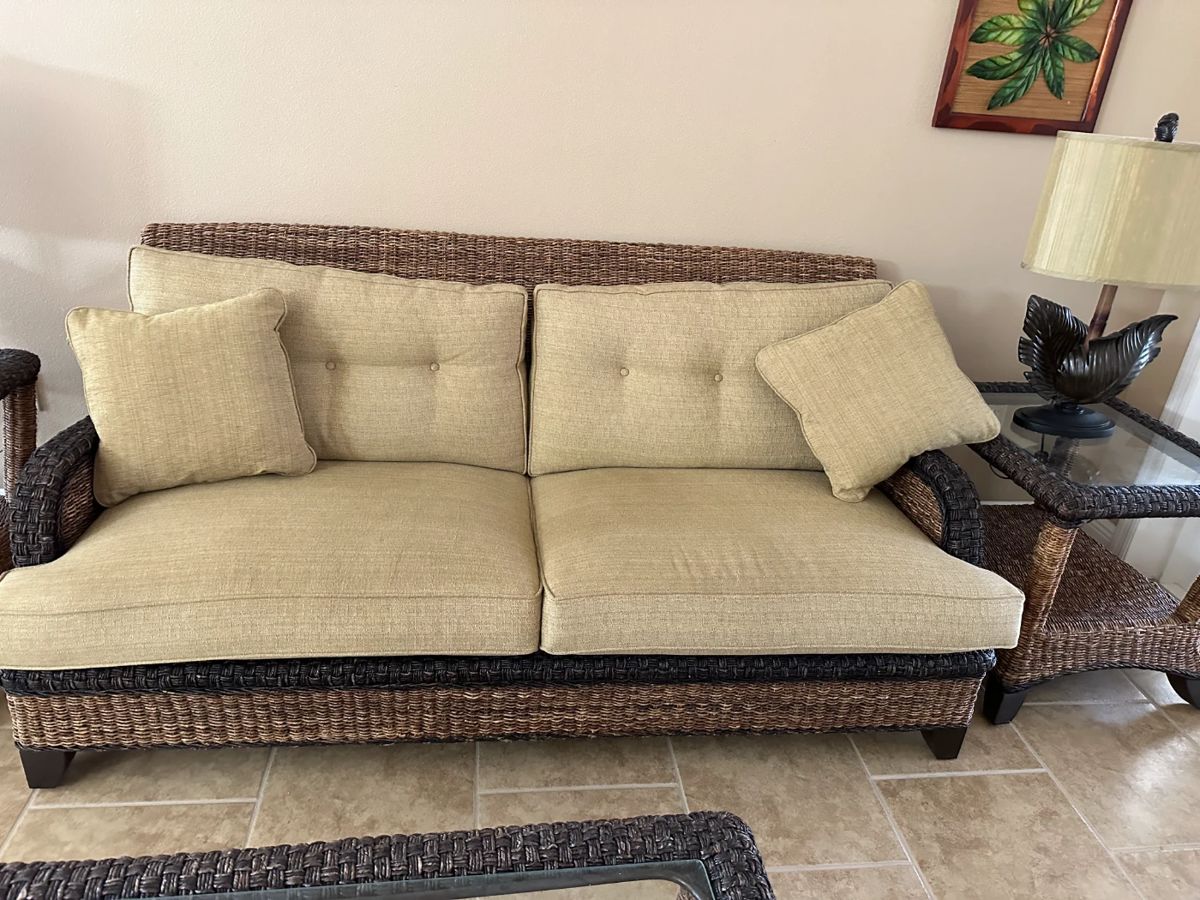 Sarasota Estate Sale The Hammocks starts on 5/18/2024