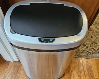 Sensor Can Trash can - Opens automatically 13 Gallon