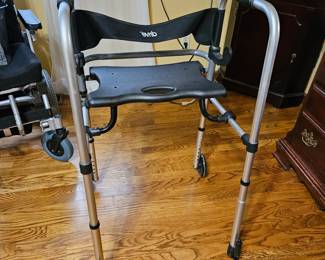 Drive Medical Clever-Lite Rollator Walker with Seat and Push Down Brakes