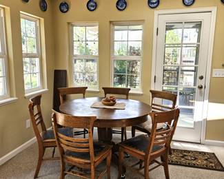 Antique Round Dining table and chairs w/ one leaf