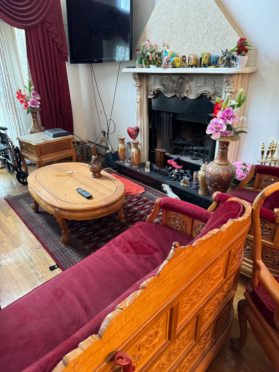 Estate sale In Hollis NY By Certified Estate... starts on 5/23/2024