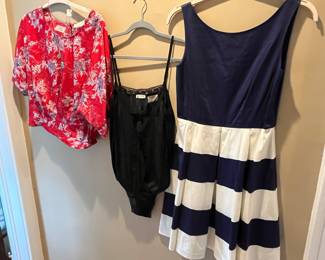 WOMEN'S CLOTHING
