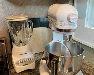 5 QUART KITCHEN AID MIXER