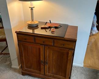 Cabinet 
Lamp