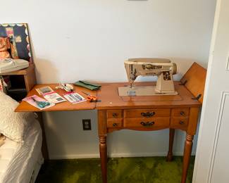 Singer vintage sewing machine 