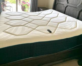 King Mattress w/ Adjustable Bade